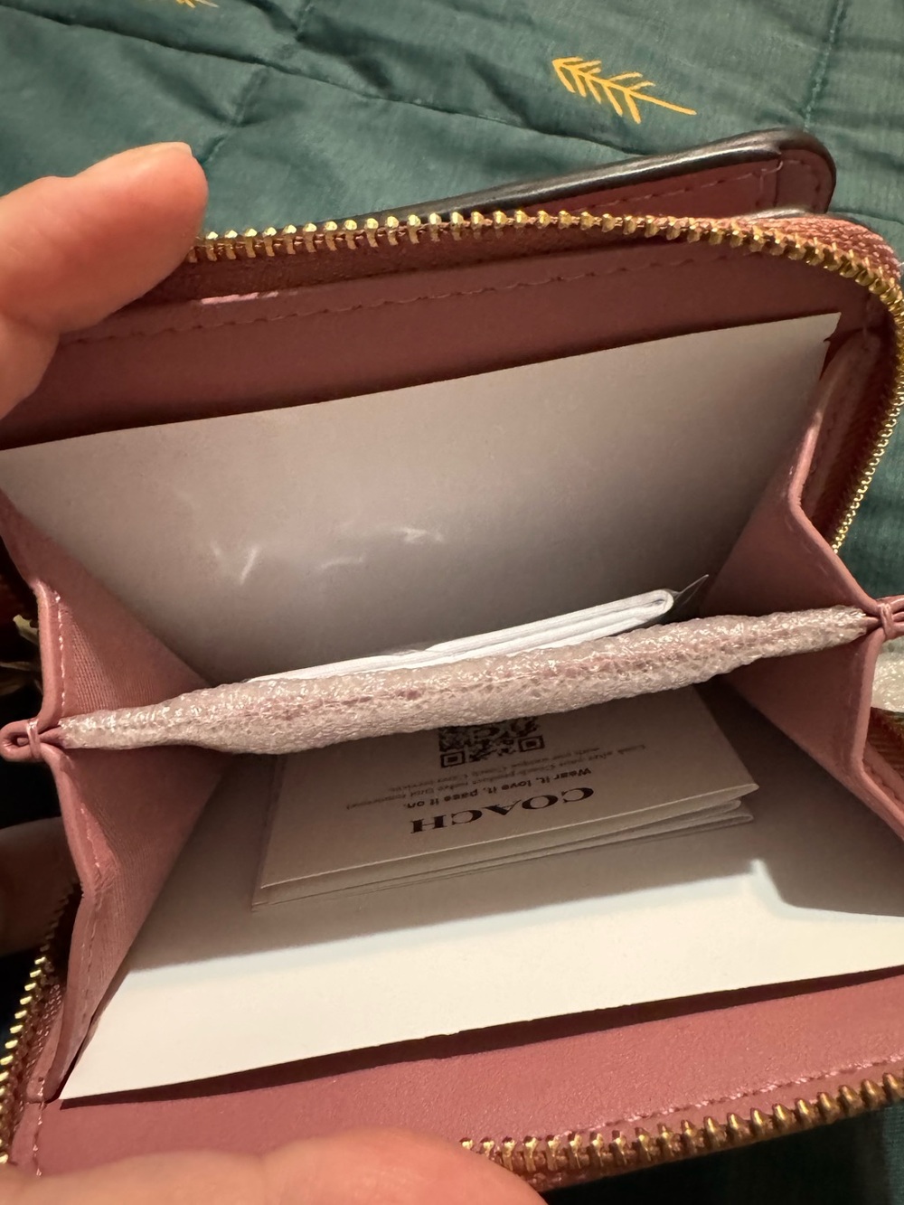 Coach Essential Billfold wallet in Peony - Picture 7 of 8